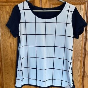 Tommy Hilfiger top size L.